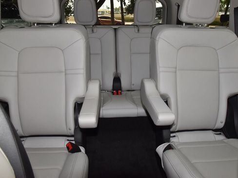 New 2026 Lincoln Aviator 2WD image 21