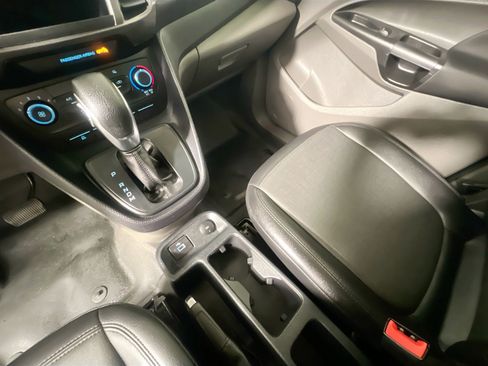 Used 2022 Ford Transit Connect XL image 25