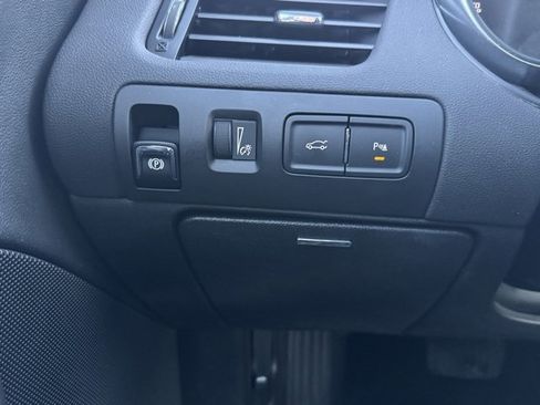 Used 2017 Chevrolet Impala LT image 28