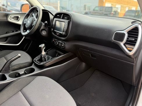 Used 2020 Kia Soul LX FWD image 27