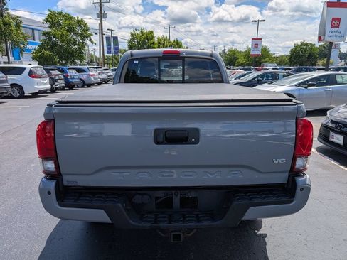 Used 2018 Toyota Tacoma TRD Sport w/ Technology Package AWD/4WD image 7