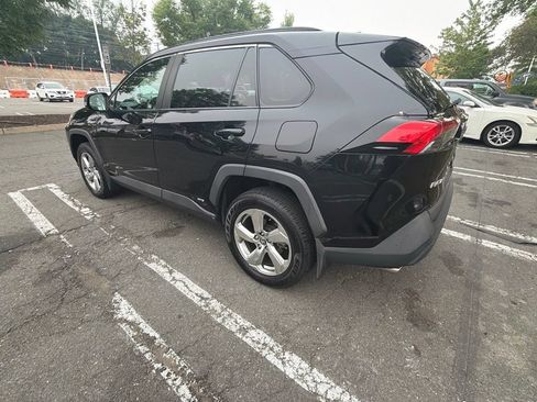Used 2021 Toyota RAV4 XLE Premium AWD/4WD image 7
