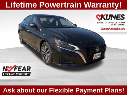 Used 2025 Nissan Altima 2.5 SV FWD image 1