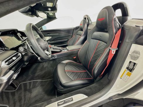 Used 2026 Aston Martin V8 Vantage S RWD image 19