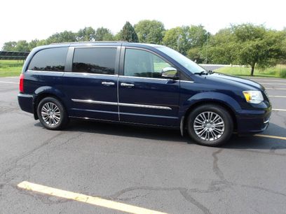 Used 2014 Chrysler Town & Country Touring-L w/ Driver Convenience Group