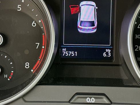 Used 2020 Volkswagen Tiguan SE w/ Panoramic Sunroof Package FWD image 19