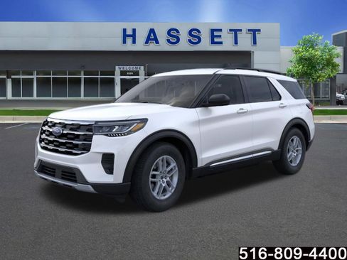 Used 2025 Ford Explorer Active AWD/4WD image 1