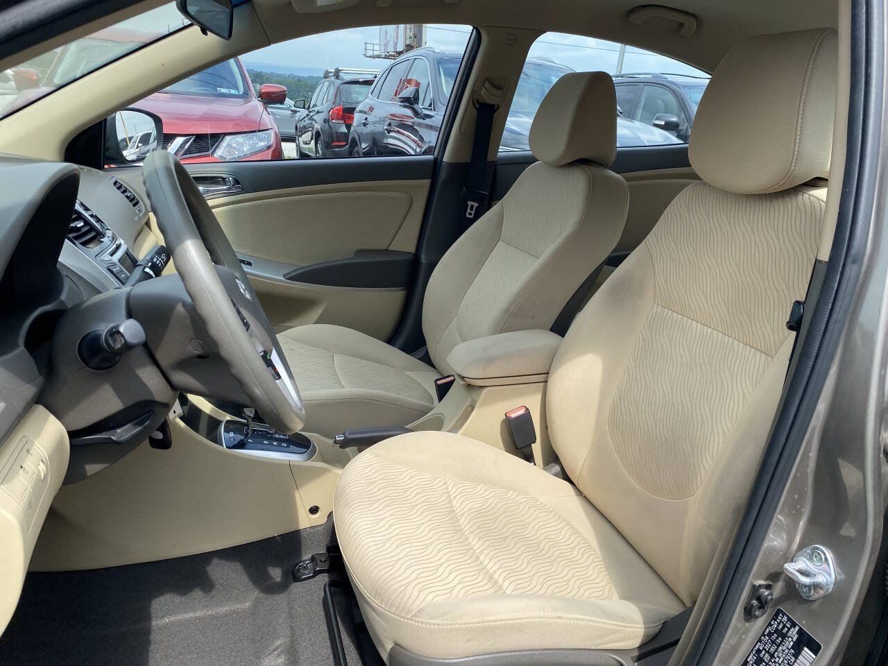 Used 2014 Hyundai Accent GLS w/ Option Group 2 FWD image 12
