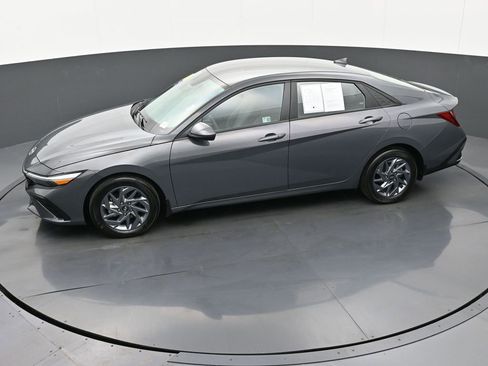 Certified 2024 Hyundai Elantra SEL FWD image 37