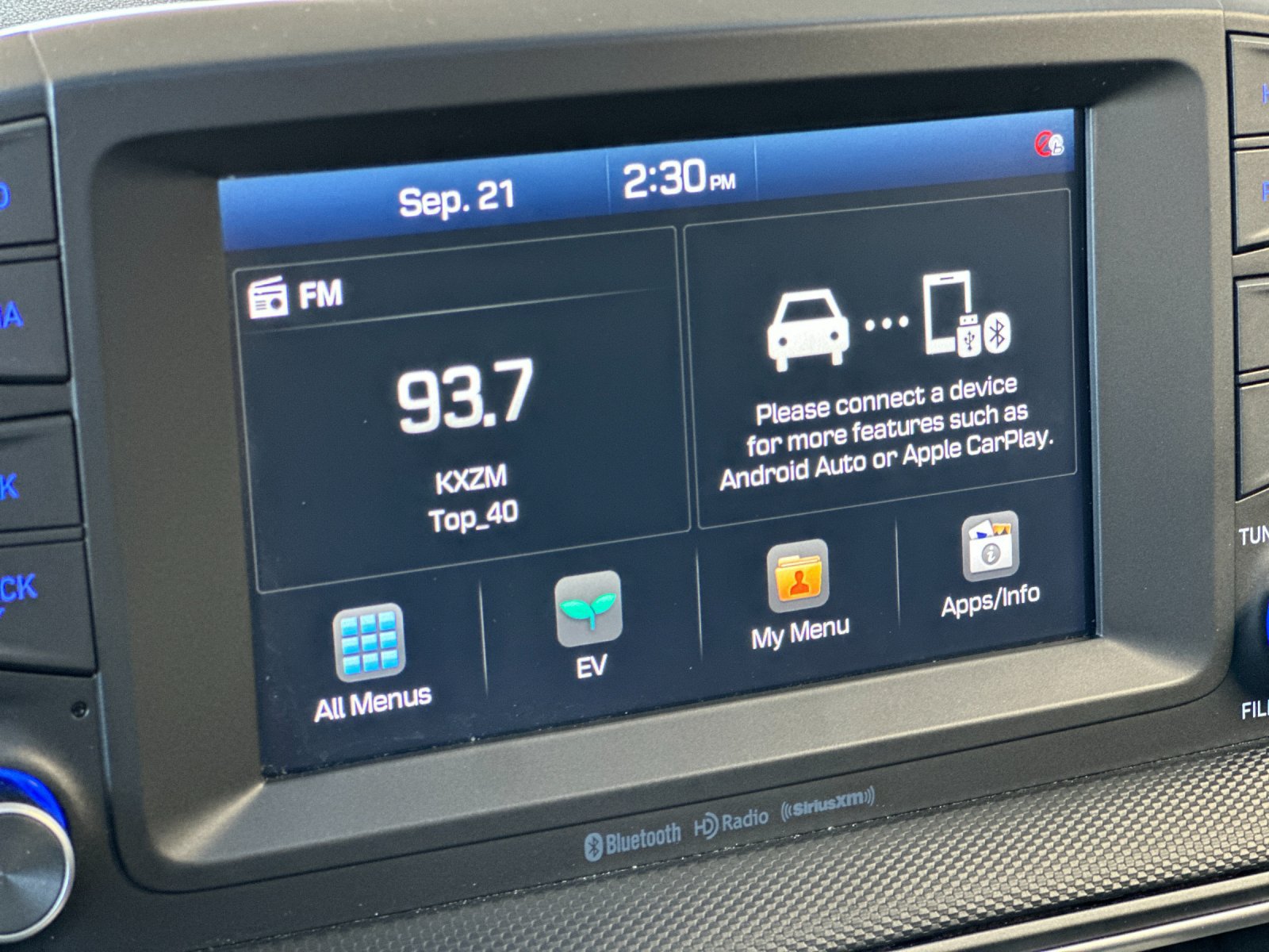 Used 2021 Hyundai Kona Limited w/ Cargo Package FWD image 18
