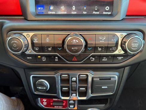 Used 2020 Jeep Gladiator Rubicon w/ Dual Top Group image 45