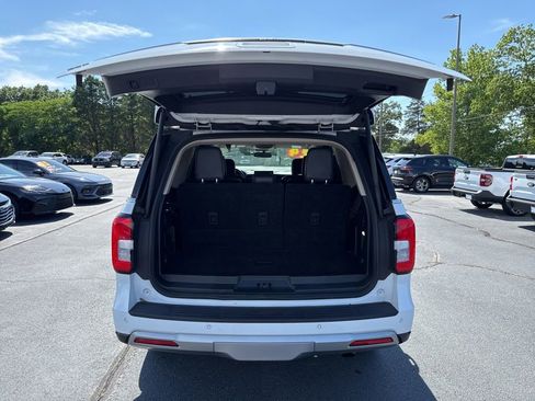 Used 2024 Ford Expedition XLT AWD/4WD image 29
