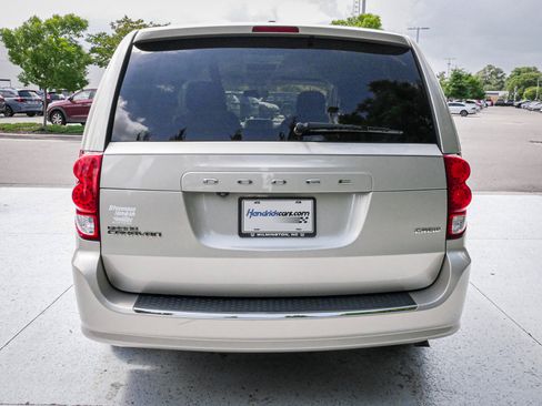 Used 2013 Dodge Grand Caravan Crew w/ Driver Convenience Group FWD image 9