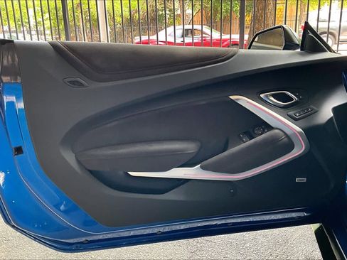 Used 2018 Chevrolet Camaro ZL1 RWD image 21