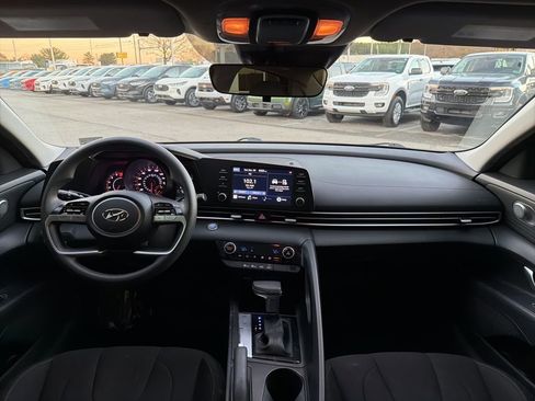 Used 2023 Hyundai Elantra SEL image 22