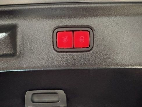 Used 2022 Mercedes-Benz S 580 4MATIC Sedan w/ AMG Line Package image 37