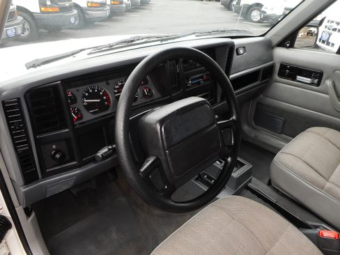 Used 1996 Jeep Cherokee 4WD 4-Door image 17