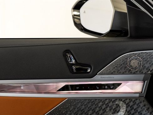 Used 2023 BMW 760i xDrive w/ Executive Package image 43