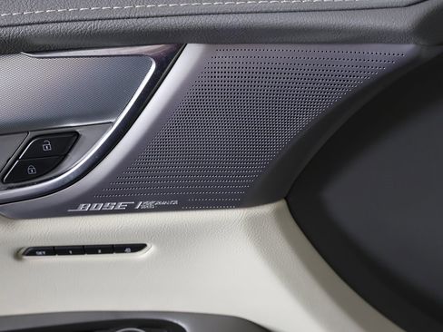 Used 2023 Cadillac XT5 Premium Luxury image 37