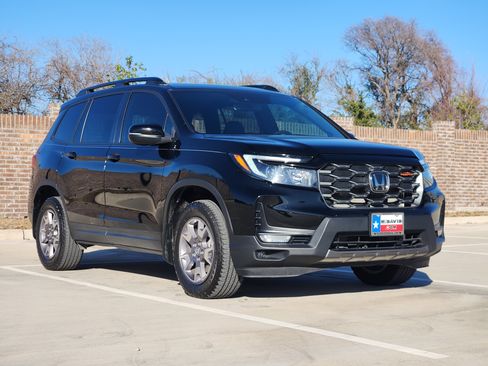 Used 2022 Honda Passport TrailSport image 4