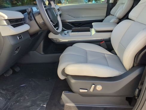 New 2025 Lincoln Navigator Reserve image 11