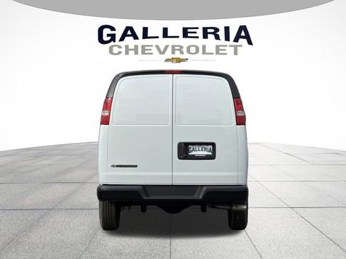 New 2026 Chevrolet Express 2500 w/ Driver Convenience Package image 6