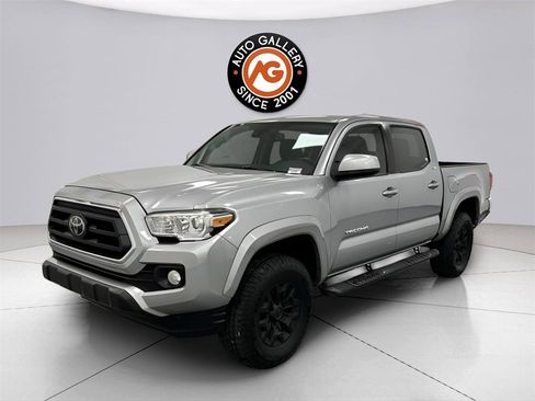 Used 2020 Toyota Tacoma SR5 image 3