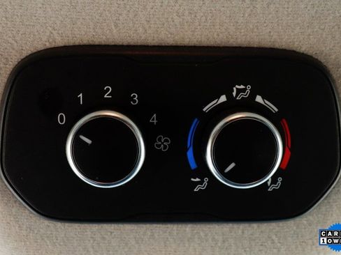 Used 2020 Ford Transit 350 XLT image 31