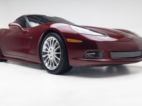 Used 2007 Chevrolet Corvette Coupe w/ Preferred Equipment Group RWD image 23