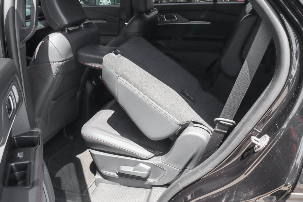 Used 2025 Ford Explorer ST w/ Sun And Sound Package AWD/4WD image 49