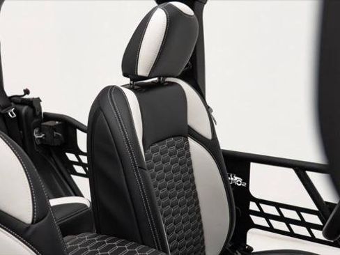 Used 2025 Jeep Gladiator Sport image 44