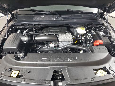 New 2026 RAM 1500 4x4 Crew Cab image 21