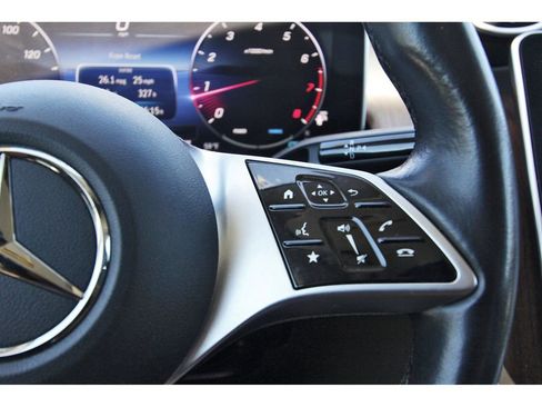 Used 2023 Mercedes-Benz GLC 300 image 16