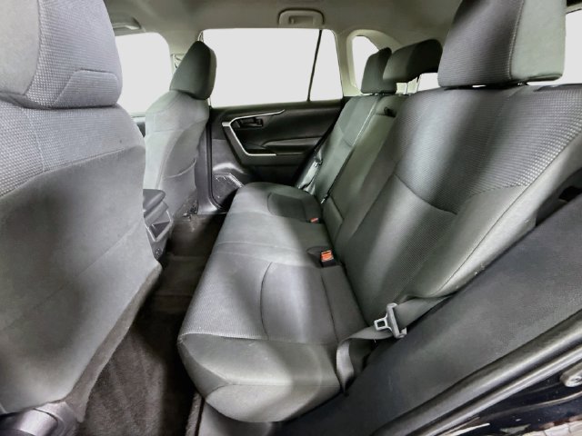 Used 2020 Toyota RAV4 LE FWD image 22