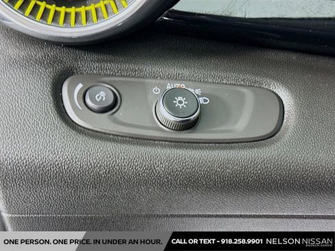Used 2025 Chevrolet Trax ACTIV FWD image 10