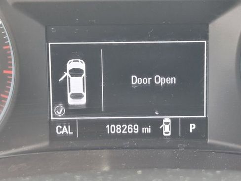 Used 2018 Chevrolet Malibu LT FWD image 28