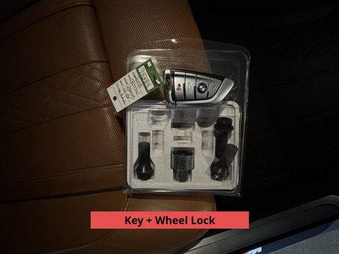 Used 2018 BMW 750i xDrive image 44