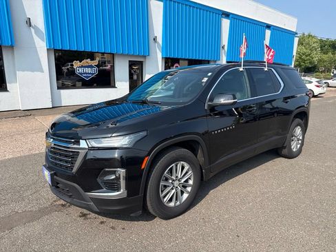 Used 2023 Chevrolet Traverse LT w/ Rear Camera Mirror Package AWD/4WD image 2