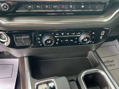 Used 2025 Chevrolet Silverado 1500 High Country w/ High Country Premium Package AWD/4WD image 15