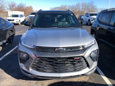 Used 2023 Chevrolet TrailBlazer RS w/ Convenience Package image 2