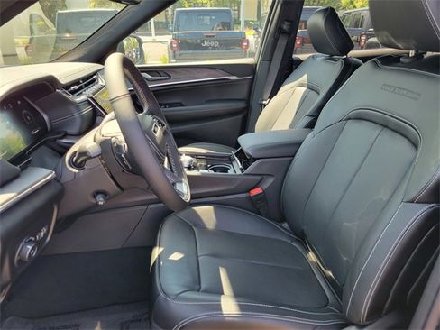 New 2024 Jeep Grand Cherokee L Overland w/ Trailer Tow Package image 9