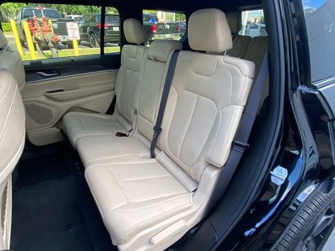 Used 2025 Jeep Grand Cherokee L Limited w/ Luxury Tech Group II image 26