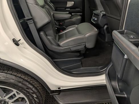 Used 2025 Ford Expedition Active AWD/4WD image 34
