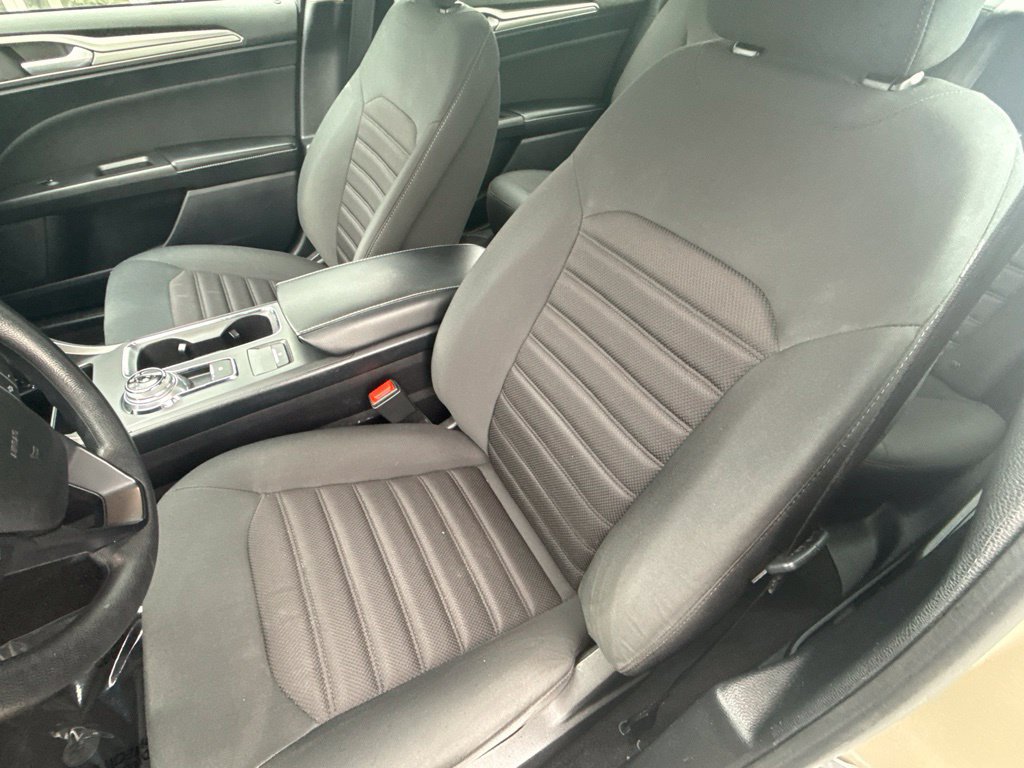 Used 2019 Ford Fusion SE FWD image 17