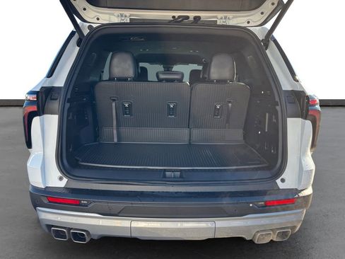 Used 2026 Chevrolet Traverse LT w/ Driver Confidence Package image 24