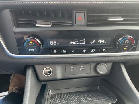 Used 2023 Nissan Rogue SV AWD/4WD image 14