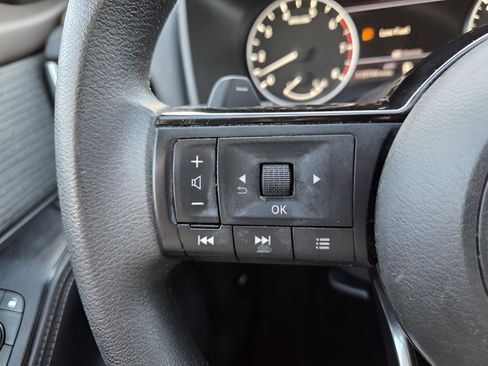 Used 2021 Nissan Rogue S image 30