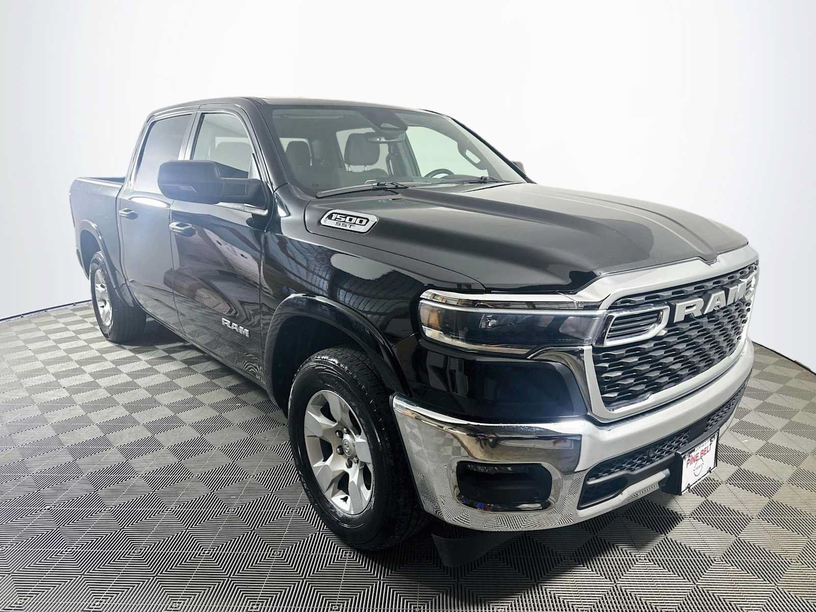 Used 2025 RAM 1500 Big Horn AWD/4WD image 3
