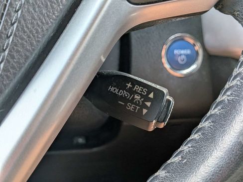 Used 2017 Toyota Highlander Limited AWD/4WD image 35