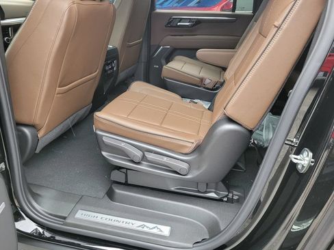 New 2026 Chevrolet Suburban High Country AWD/4WD image 7